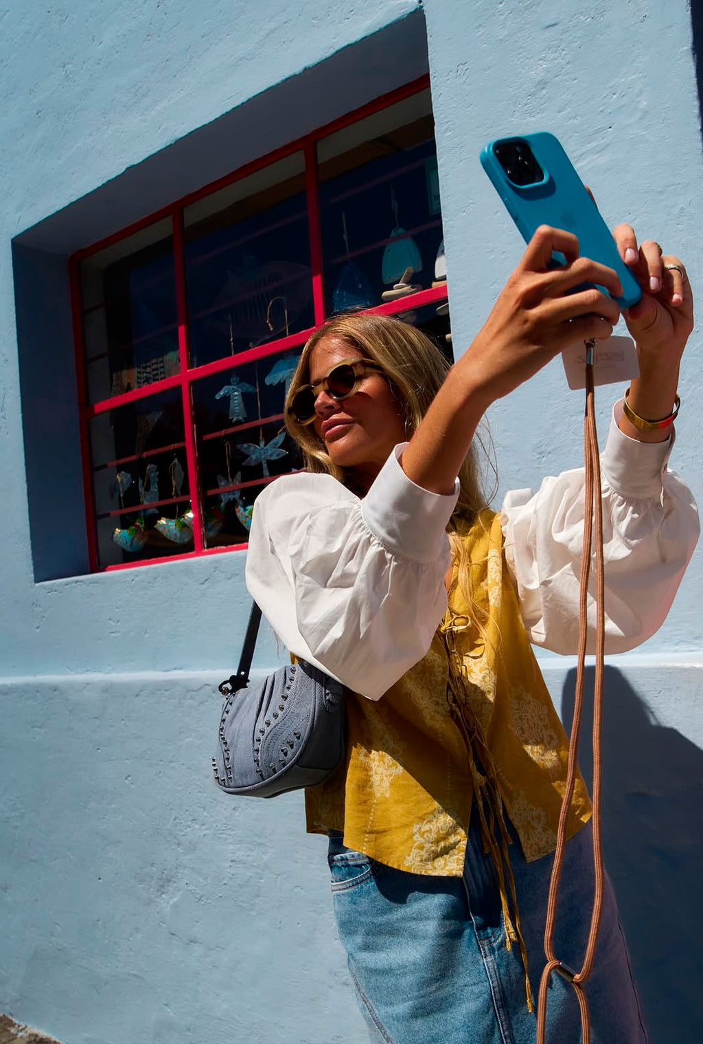 BLUSA, MOSTAZA, MODA, CHAQUETA, GRAN CANARIA, RAYAS, ALGODÓN, BLUSA, FALDA, ISLAS, MODA, AW25, ANTE, BURDEOS, TORERA, CHAQUETA CORTA, BERMUDA VAQUERA, OTOÑO 